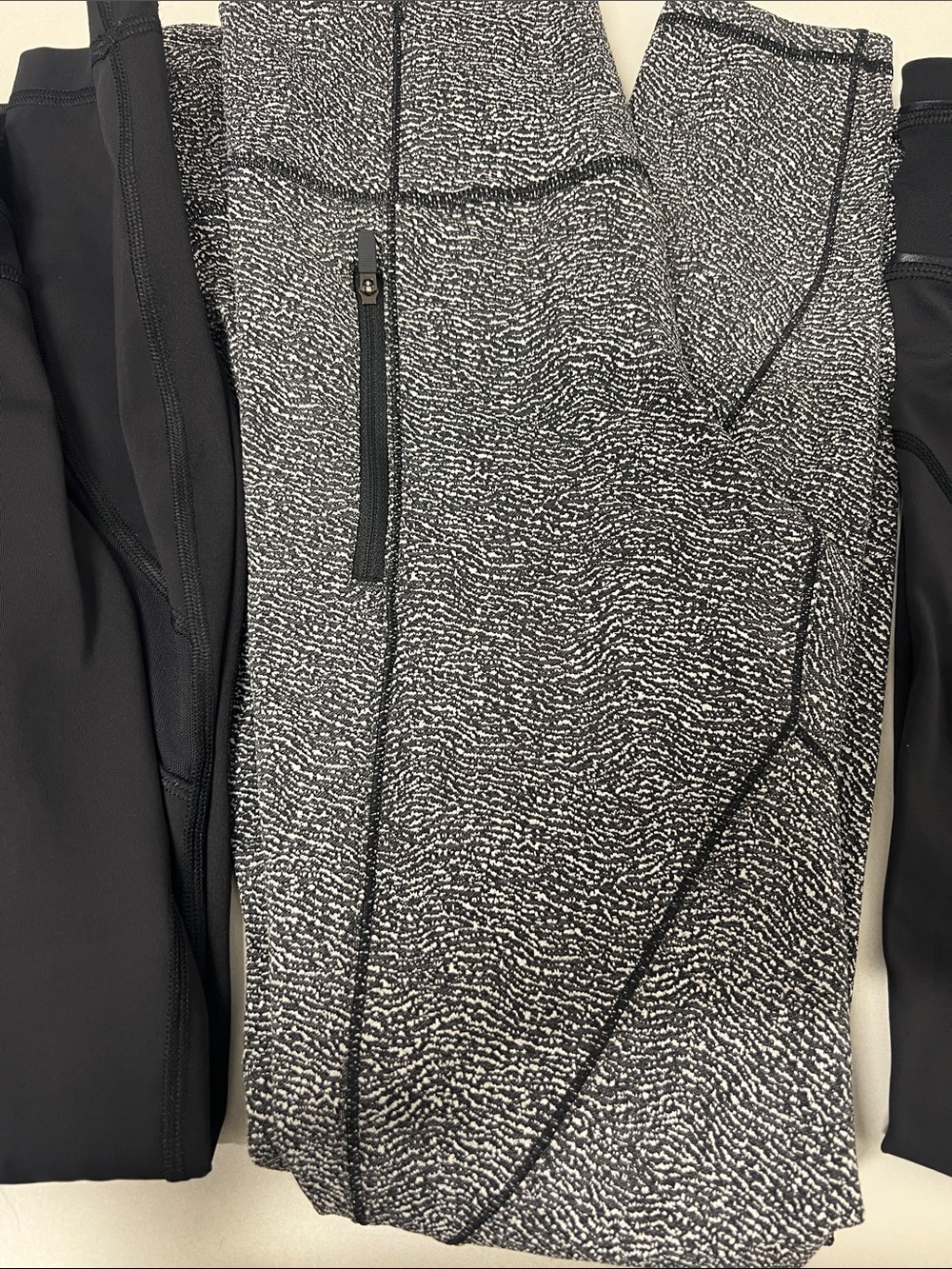 Women's Lululemon Leggings Lot of 3 Size 6 Black Gray - Picture 3 of 16